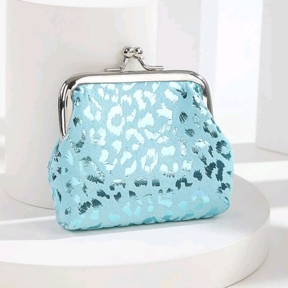 Polka Dot Perfection Women's Stylish & Versatile Kiss Lock Coin Purse - Picture 2 of 2